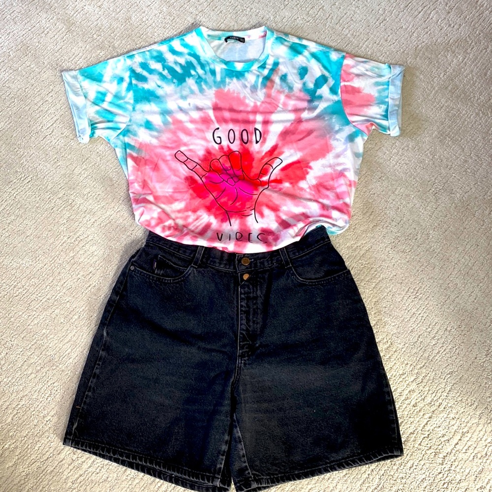 Vintage riders high-rise, black shorts.